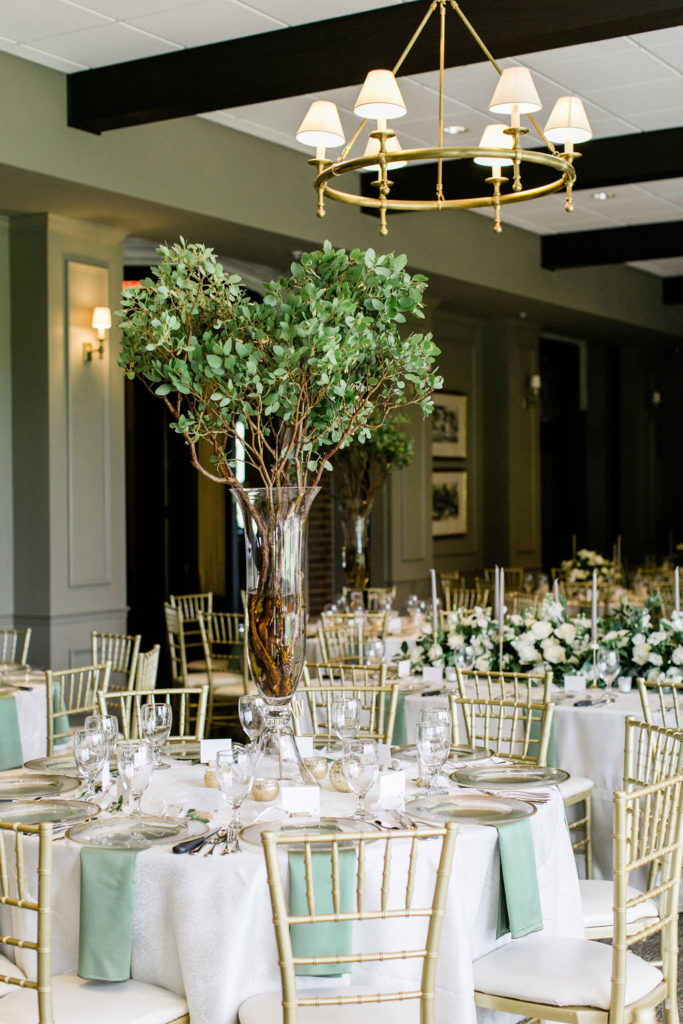 Classic wedding reception at the Hurstbourne Country Club in Louisville, Kentucky